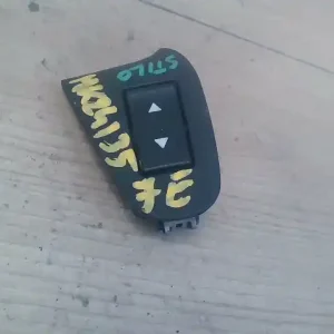 Olcsóbb FIAT STILO 01.09-06.12 Jobb első ablakemelő kapcsoló bontott alkatrész