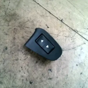 Szezonális akció FIAT STILO 01.09-06.12 Jobb első ablakemelő kapcsoló 5 ajtós bontott alkatrész