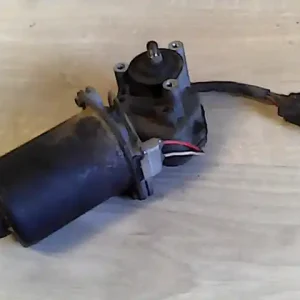 Exkluzív ajánlat FIAT ULYSSE Ablaktörlő motor első 5 vezetékes bontott alkatrész