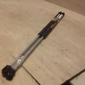 Ne maradj le FIAT UNO 83-89 Csomagtérajtó kitámasztó teleszkóp pár bontott alkatrész