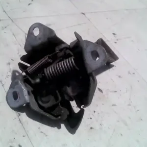 Ingyenes szállítás FIAT UNO 83-89 Motorháztető zár bontott alkatrész