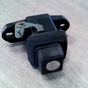 Akciós ár FIAT UNO 89-94 Csomagtér ajtó zárszerkezet bontott alkatrész