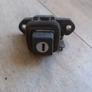 Kiárusítás FIAT UNO 89-94 Csomagtérajtó dugózár bontott alkatrész