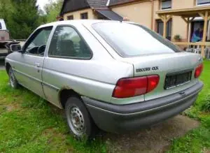Utolsó esély FORD ESCORT 90-95 Bal belső hátsó lámpa bontott alkatrész