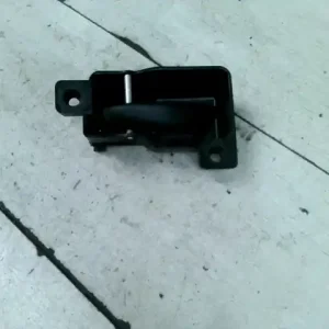 Árcsökkenés FORD ESCORT 95- Bal hátsó belső kilincs 5 ajtós bontott alkatrész