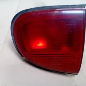 Vedd meg most FORD ESCORT 95- Jobb belső hátsó lámpa bontott alkatrész