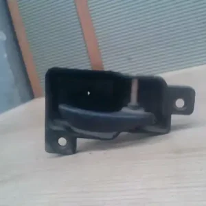 Árengedmény FORD ESCORT 95- Jobb hátsó belső kilincs bontott alkatrész