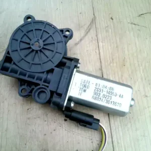 Vedd meg most FORD FIESTA 05-08 Jobb első ablakemelő motor 3 ajtós bontott alkatrész