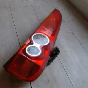 Újdonság FORD FIESTA 05-08 Jobb hátsó lámpa 5 ajtós bontott alkatrész