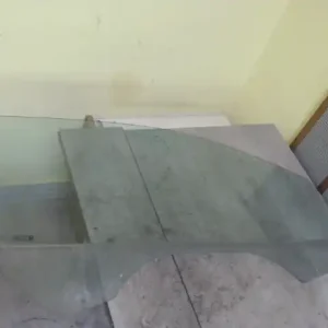 Végkiárusítás FORD FIESTA 05-08 VAN Jobb első ajtóüveg 3 ajtós bontott alkatrész