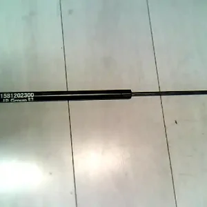 Azonnali szállítás FORD FIESTA 89-95 Csomagtérajtó kitámasztó teleszkóp pozíció független3 ajtós bontott alkatrész