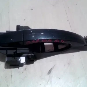 Végkiárusítás FORD FOCUS 04- Bal hátsó külső kilincs 5 ajtós bontott alkatrész