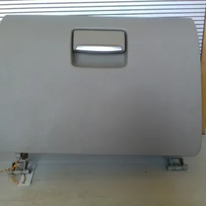 Újdonság FORD FOCUS 04- Kesztyűtartó ajtó bontott alkatrész