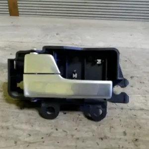 Árengedmény FORD Focus 2007.09.01-2011.02.28 Bal első belső kilincs bontott alkatrész