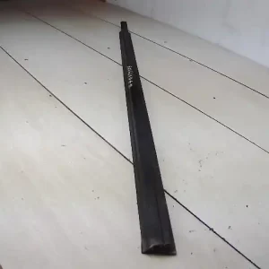 Árcsökkenés FORD FOCUS 98-04 Bal első vízlehúzó gumicsíkkülső bontott alkatrész