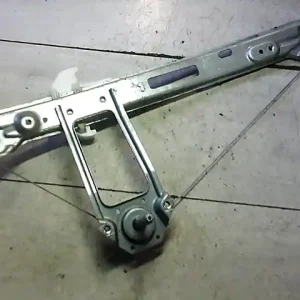 Vedd meg online FORD FOCUS 98-04 Bal hátsó ablakemelő szerkezet mechanikus bontott alkatrész