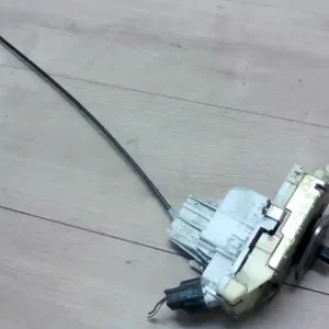 Akciós ár FORD FOCUS 98-04 Bal hátsó ajtó zárszerkezet központi záras bontott alkatrész