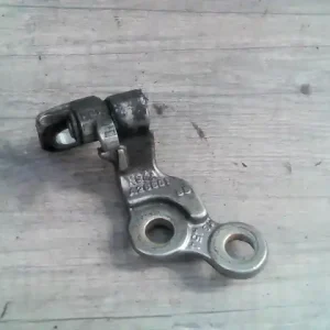 Árengedmény FORD FOCUS 98-04 Bal hátsó alsó ajtózsanér 4 ajtós bontott alkatrész