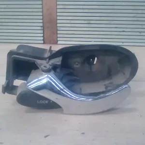 Újdonság FORD FOCUS 98-04 Bal hátsó belső kilincs 4 ajtós bontott alkatrész