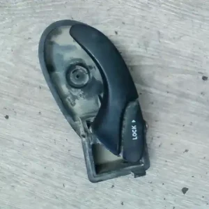 Alacsony ár FORD FOCUS 98-04 Bal hátsó belső kilincs bontott alkatrész