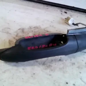 Vásárlói kedvenc FORD FOCUS 98-04 Bal hátsó külső kilincs bontott alkatrész