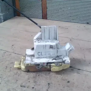 Utolsó esély FORD FOCUS 98-04 Jobb első ajtó zárszerkezet központizáras 5 ajtós bontott alkatrész