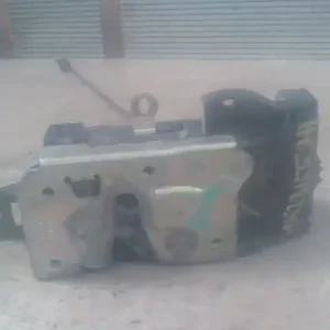 Árengedmény FORD FOCUS 98-04 Jobb hátsó ajtó zárszerkezet központi záras 5 ajtós bontott alkatrész