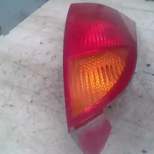 Azonnal elérhető FORD FOCUS 98-04 Jobb hátsó lámpa 5 ajtós bontott alkatrész