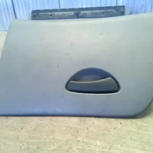 Árengedmény FORD FOCUS 98-04 Kesztyűtartó bontott alkatrész