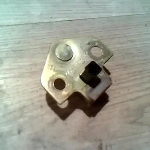 Végkiárusítás FORD FOCUS 98-04 Zárütköző jeladósbontott alkatrész