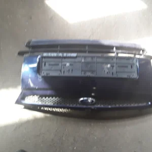 Azonnal elérhető FORD KA 96-09 Első lökhárító középső bontott alkatrész