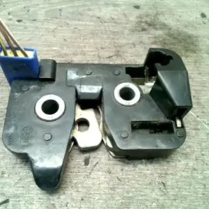 Alacsony ár FORD KA cabrio Csomagtérajtó zárszerkezet cabrio bontott alkatrész