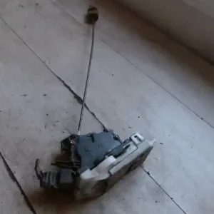 Azonnal elérhető FORD MONDEO 01-07 Bal első ajtó zárszerkezet központi záras bontott alkatrész