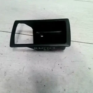 Ajánlat FORD MONDEO 01-07 Bal első kilincsburkolat kombi bontott alkatrész