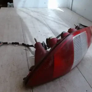 Árcsökkenés FORD MONDEO 01-07 Bal hátsó lámpa kombi bontott alkatrész