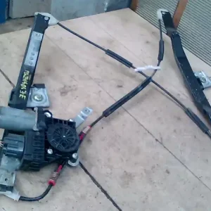 Vedd meg online FORD MONDEO 01-07 Jobb első ablakemelő szerkezet elektromos kombi bontott alkatrész