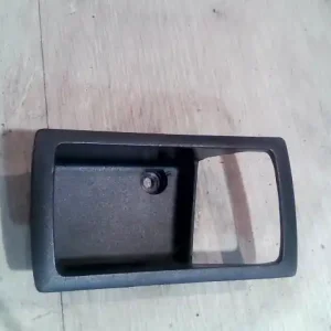 Utolsó esély FORD MONDEO 01-07 Jobb első kilincsburkolat takaró elem kombibontott alkatrész