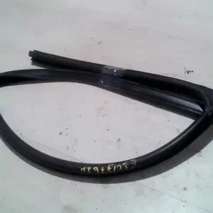 Azonnal elérhető FORD MONDEO 01-07 Jobb hátsó ajtó kéder gumi kombi 4 ajtós bontott alkatrész