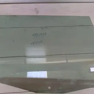 Árcsökkenés FORD MONDEO 01-07 Jobb hátsó ajtóüveg bontott alkatrész