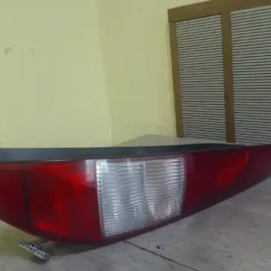 Árcsökkenés FORD MONDEO 01-07 Jobb hátsó lámpa 5 ajtós bontott alkatrész