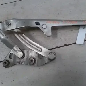 Akciós ár FORD MONDEO 01-07 Motorháztető jobb zsanér bontott alkatrész