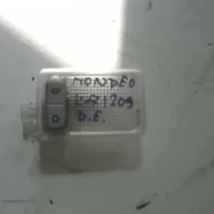 Vásárlói kedvenc FORD MONDEO 01-07 Utastér világítás első bontott alkatrész