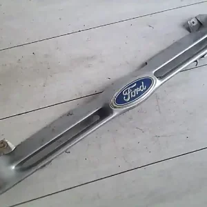 Szuper akció FORD MONDEO 93-96 Hűtőrács díszrács ezüstbontott alkatrész