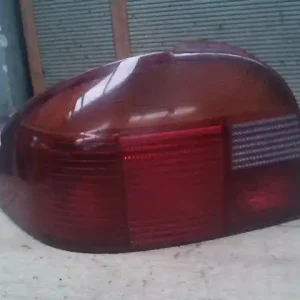 Azonnali szállítás FORD MONDEO 93-96 Bal hátsó lámpa 5 ajtós bontott alkatrész