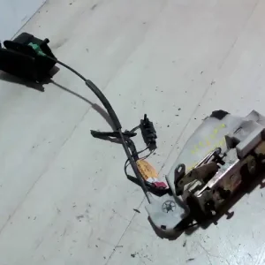 Akciós ár FORD MONDEO 96-00 Bal hátsó ajtó zárszerkezet mechanikus 4 ajtósbontott alkatrész