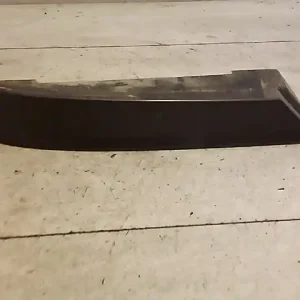 Akció FORD MONDEO 96-00 Bal hátsó lámpa alatti bajusz díszléc 5 ajtósbontott alkatrész