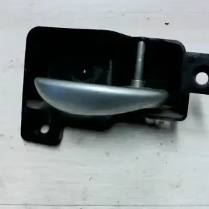 Vásárlói kedvenc FORD PUMA Jobb első belső kilincs bontott alkatrész