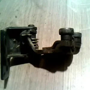 Azonnal elérhető FORD TRANSIT CONNECT 02- Tolóajtó oldalajtó görgő bontott alkatrész