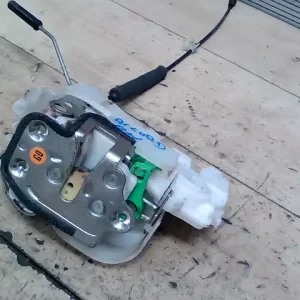 HONDA ACCORD 03-08 Bal hátsó ajtó zárszerkezet központi záras kombi bontott alkatrész Árengedmény