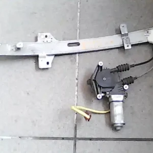 Népszerű HONDA ACCORD 89-93 Jobb hátsó ablakemelő szerkezet elektromos bontott alkatrész